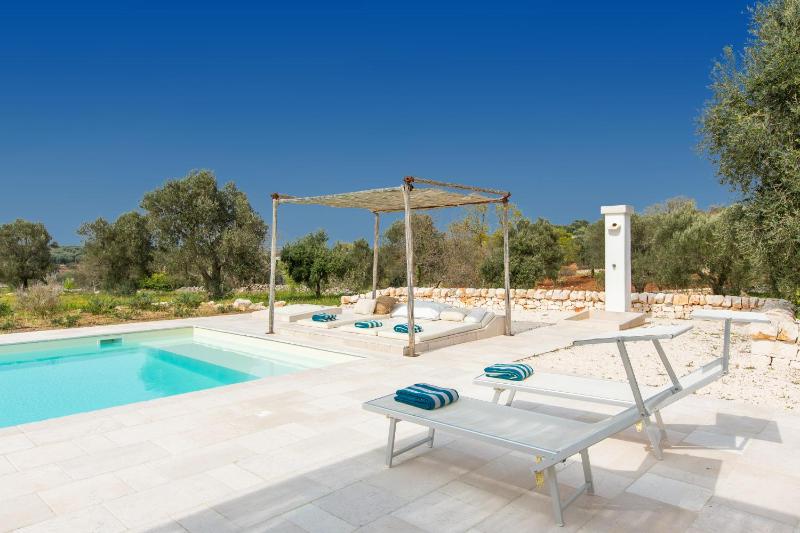 Cisternino Villa in Olive Groove