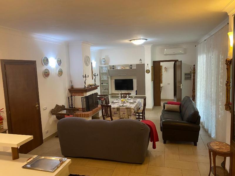 Comfortable and spacious villa - Baia Domizia