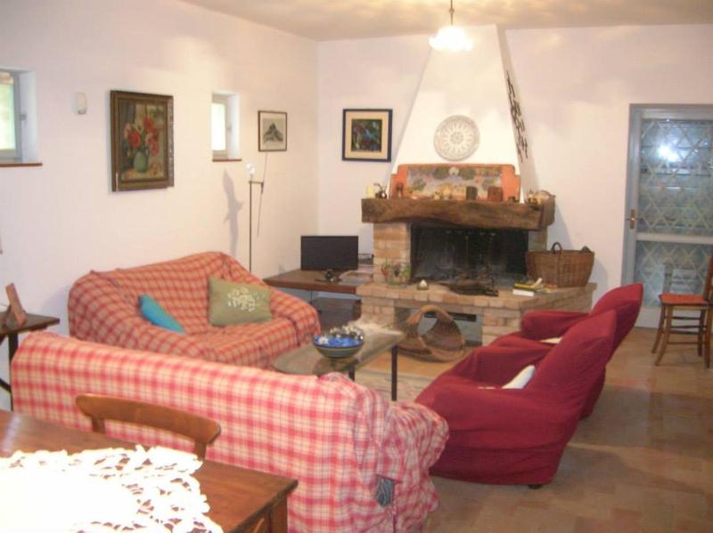 Country House "I luoghi dell' anima"con piscina e giardino