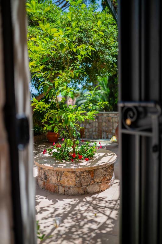Dbhousetaormina