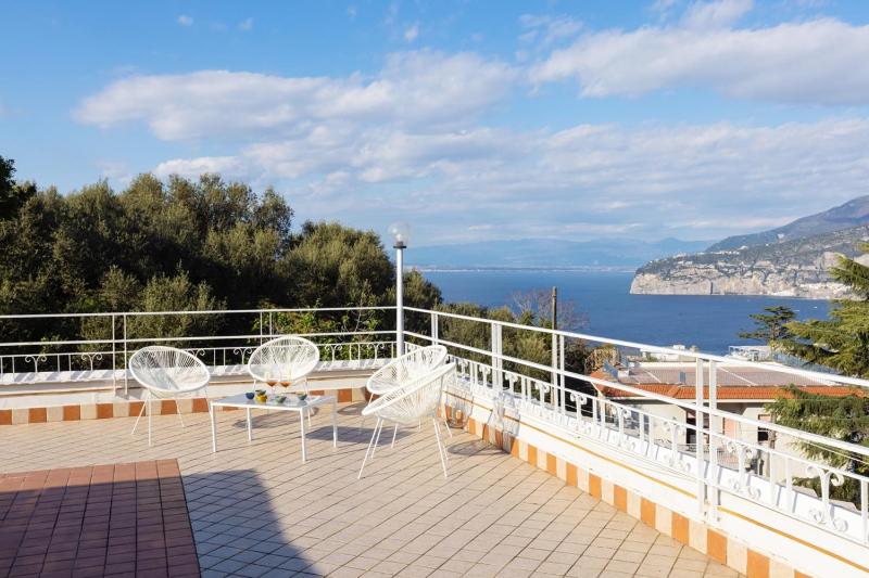 Estate4home - Villa Louise