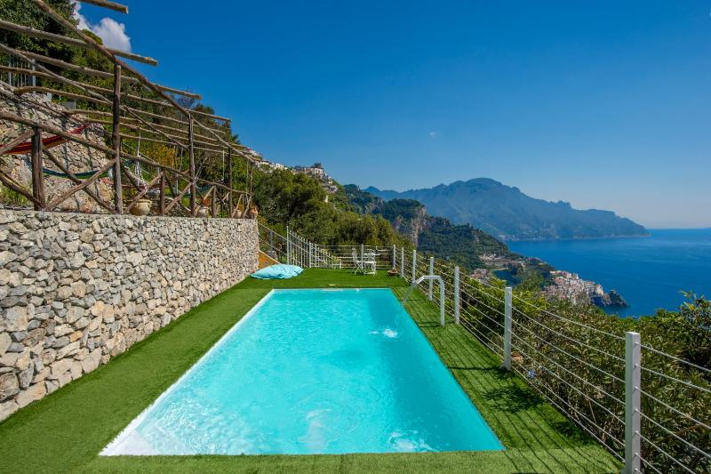 Exclusive villa on the Amalfi coast, 300 steps from the road