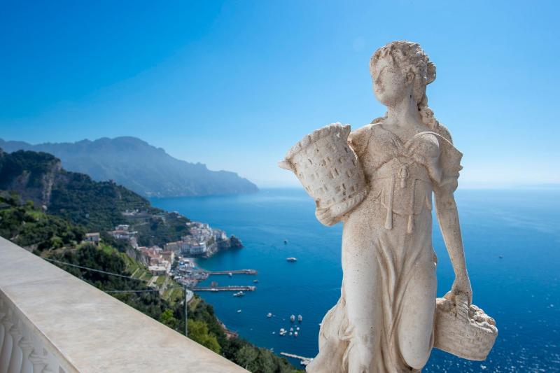 Exclusive villa on the Amalfi coast, 300 steps from the road