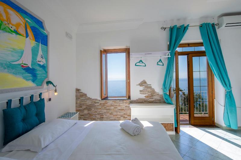 Exclusive villa on the Amalfi coast, 300 steps from the road