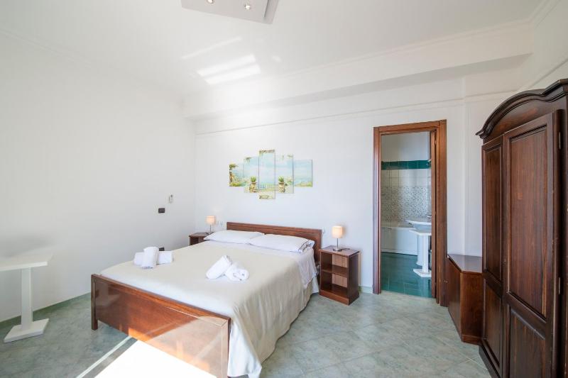 Exclusive villa on the Amalfi coast, 300 steps from the road