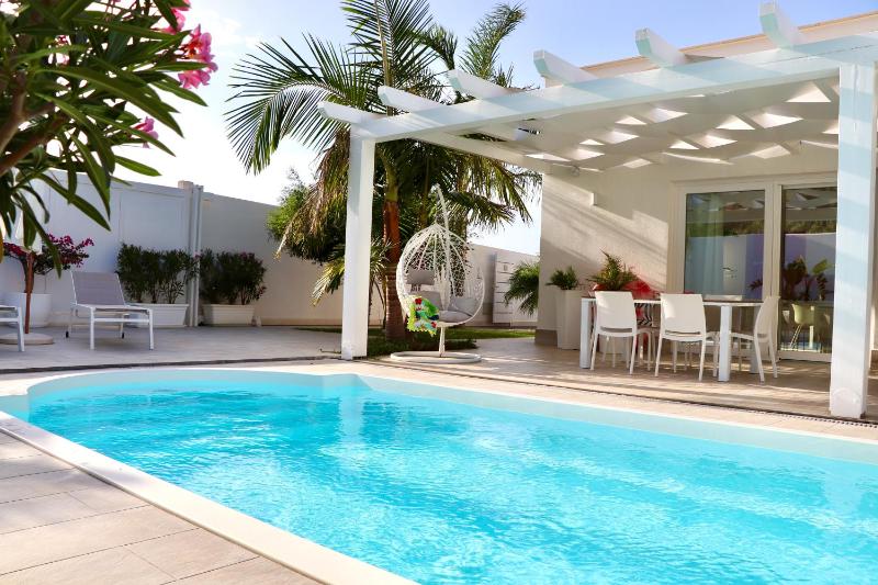 Golden Holiday 2 Ville con piscine indipendenti e separate