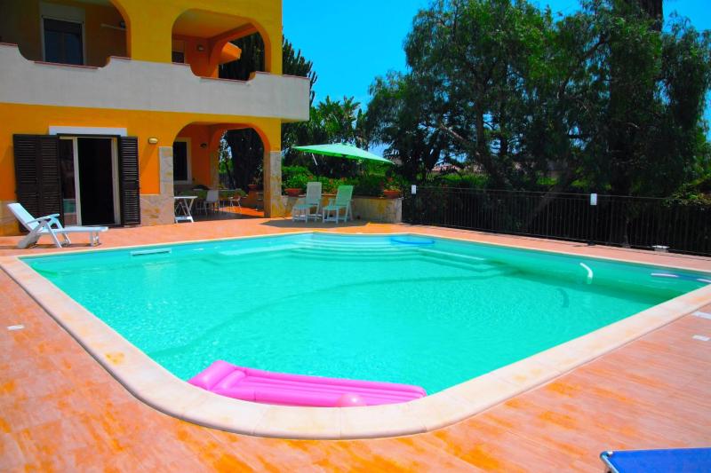 Happy Holiday Villa