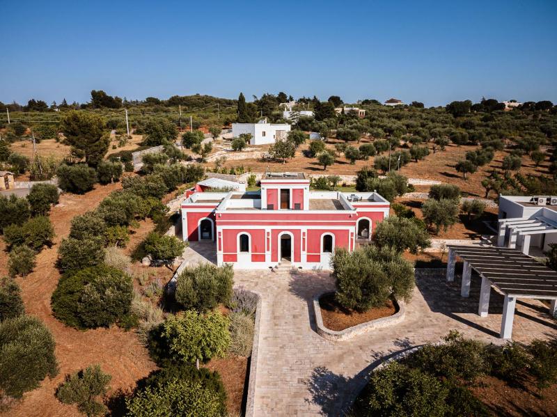 HelloAPULIA - Luxury Villa with saltwater pool