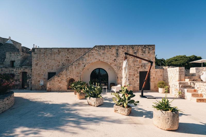 HelloAPULIA - Masseria Minetta - Infinity Saltwater Pool & Scenic View