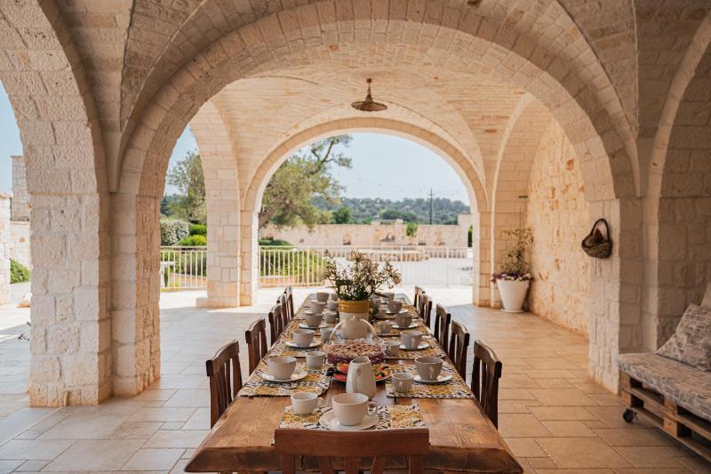 HelloApulia - Masseria Petra Antica - Charming Family Retreat with Private Pool in Itria Valle