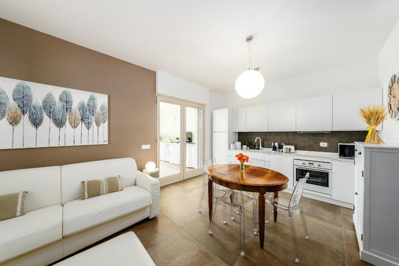 HelloAPULIA Monopoli - Villa Capitolo - Pool, Outdoor Kitchen & Top Beach