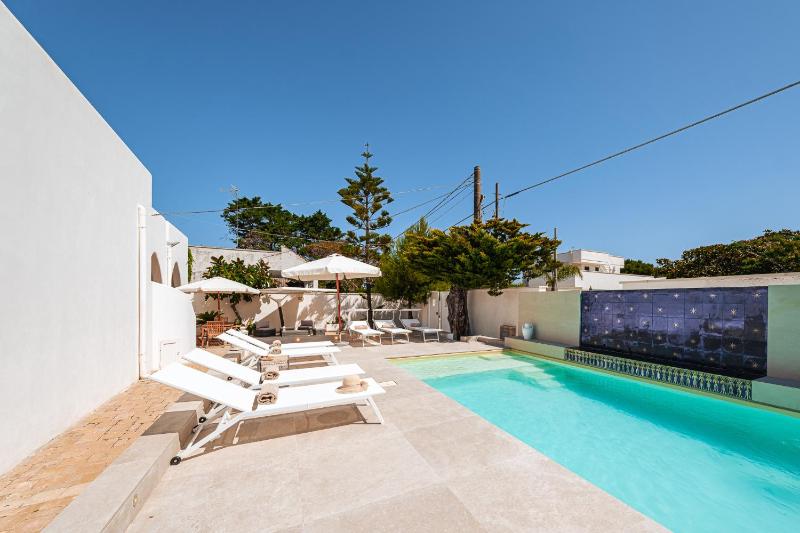 HelloApulia Villa Pool and Beach - 150mt from the sea