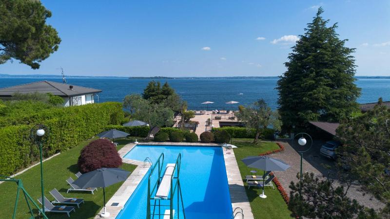 Holiday Garda Villa Dolcelago Lake Front