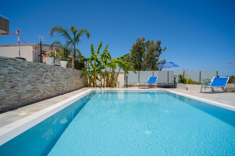 holiday inn endless summer