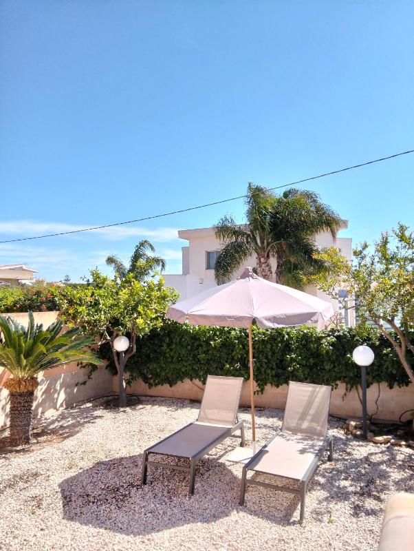 HOME 65 Seafront With Private Pool