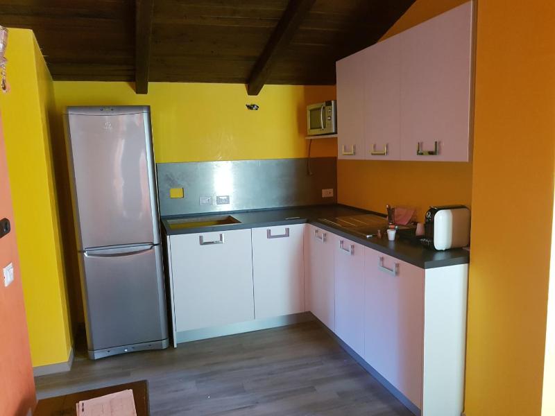 IL CICLAMINO POOL FOR YOUR SOLE USE BIG IN-GROUND - 70m2 house & 300m2 outdoor, child & pet friendly, 10 minutes drive to Montebello Station connecting to Rome centre in 20 minutes, 3 minutes drive to supermarket -4 language warm guest care