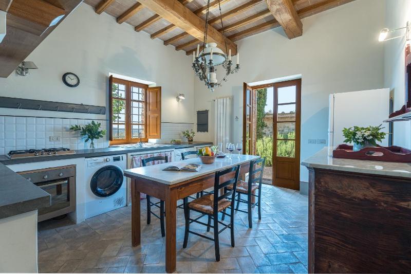 IL POGGIO ALLE TRESE 14, Emma Villas