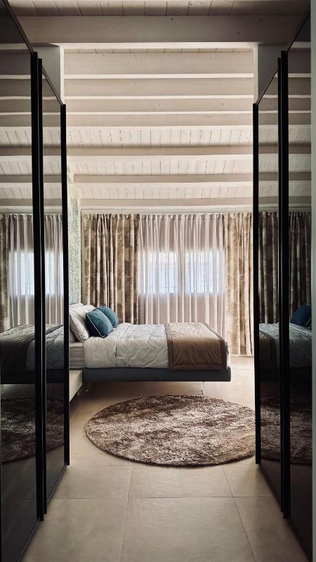 Isaia Luxury