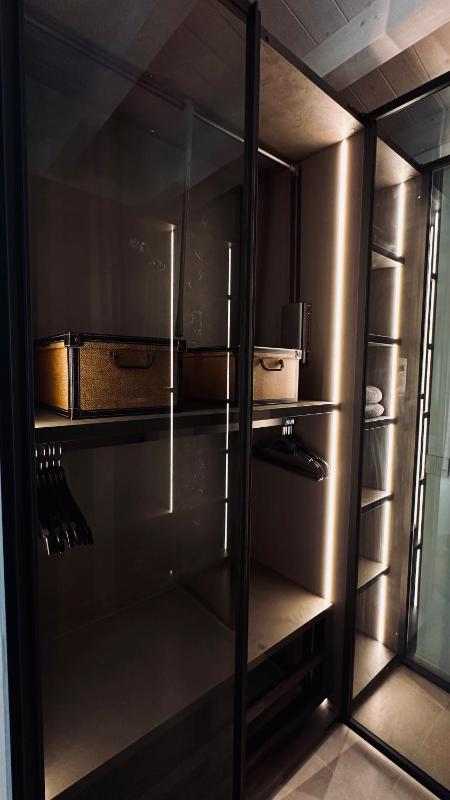 Isaia Luxury