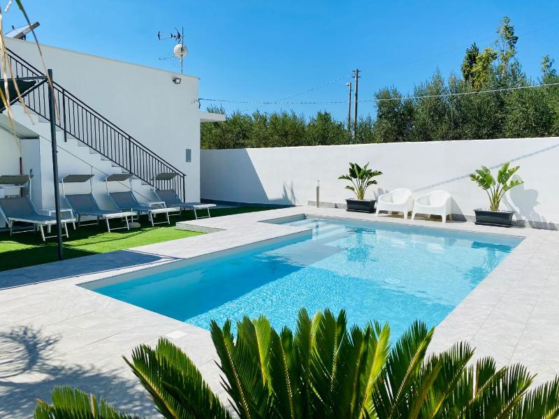 Katy's Holiday House, Private Villa and Pool