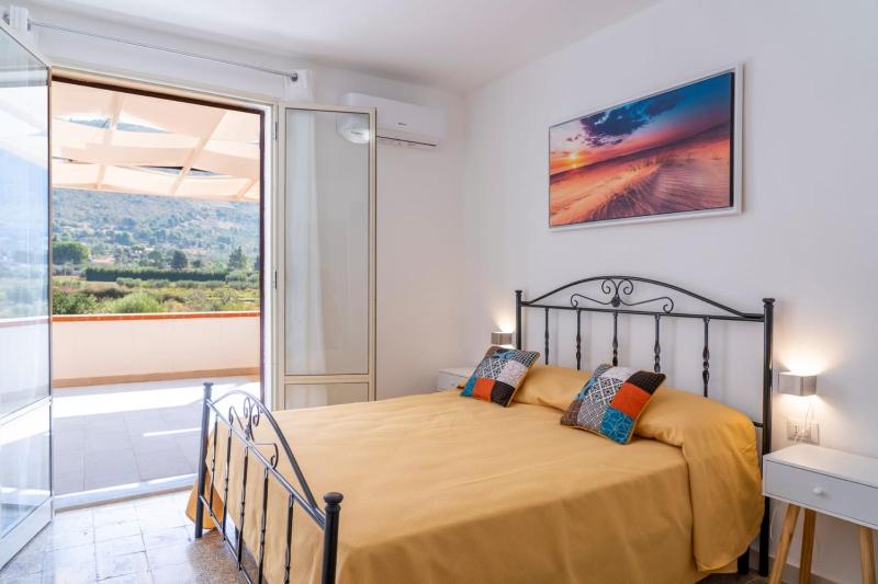 La Giara - Villa with Swimming Pool and Parking