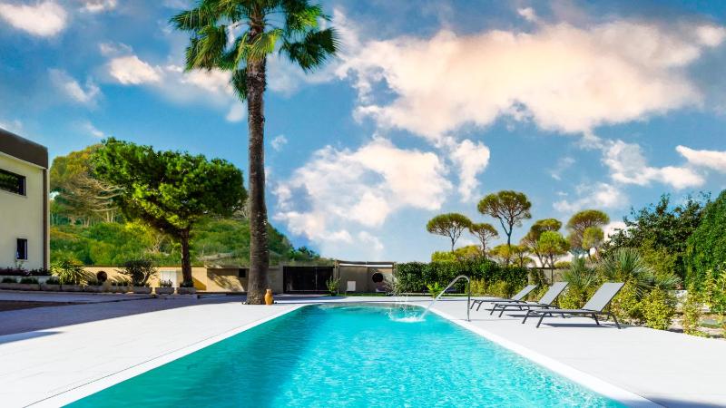 La Gigasuite - Design Villa at Sea with Spa & Pool