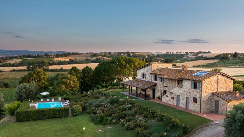 La Panoramica 8, Emma Villas