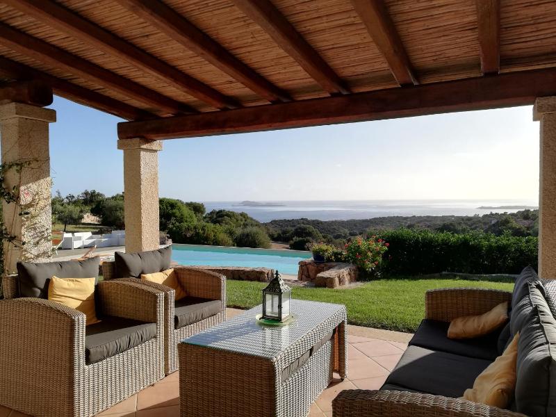 La Sima villa con piscina vista mare San Pantaleo Sardegna