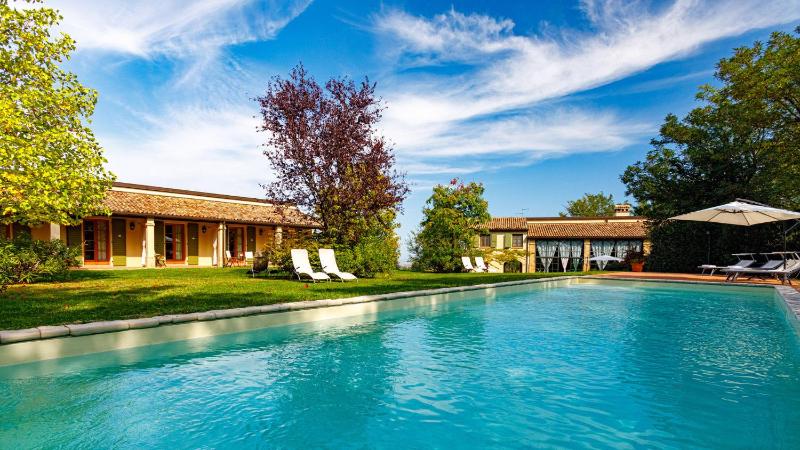 La Tana del Ghiro 18, Emma Villas