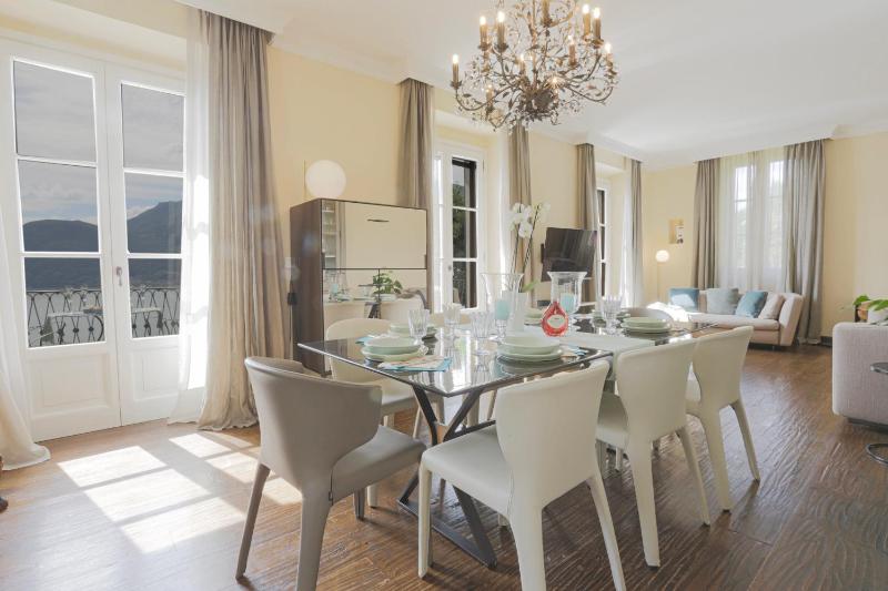 La Wally - 4 Bedroom Villa with Pool & Lake View