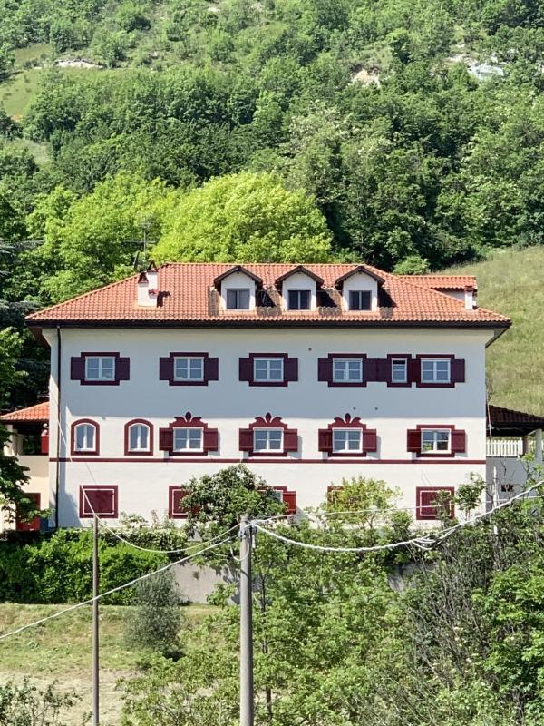 Large villa for 20 guests on large estate with private pool and tennis court Big conference room with facilities VILLAITALY EU