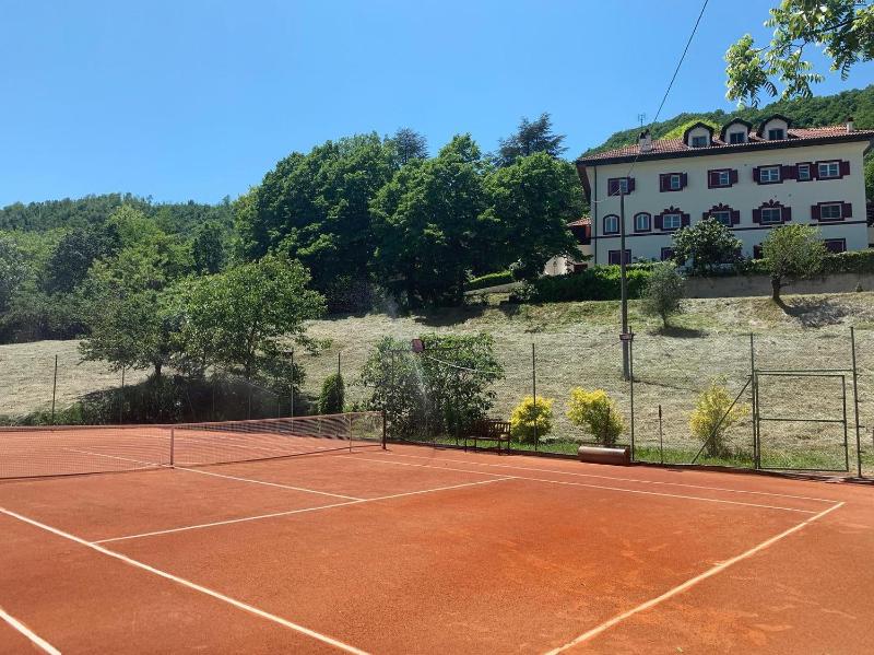Large villa for 20 guests on large estate with private pool and tennis court Big conference room with facilities VILLAITALY EU