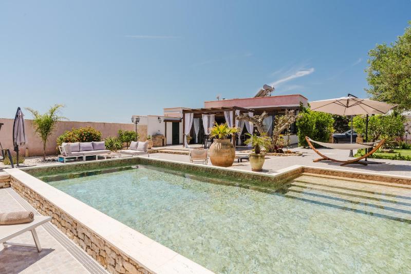 Le Giarre - Villa Con Piscina