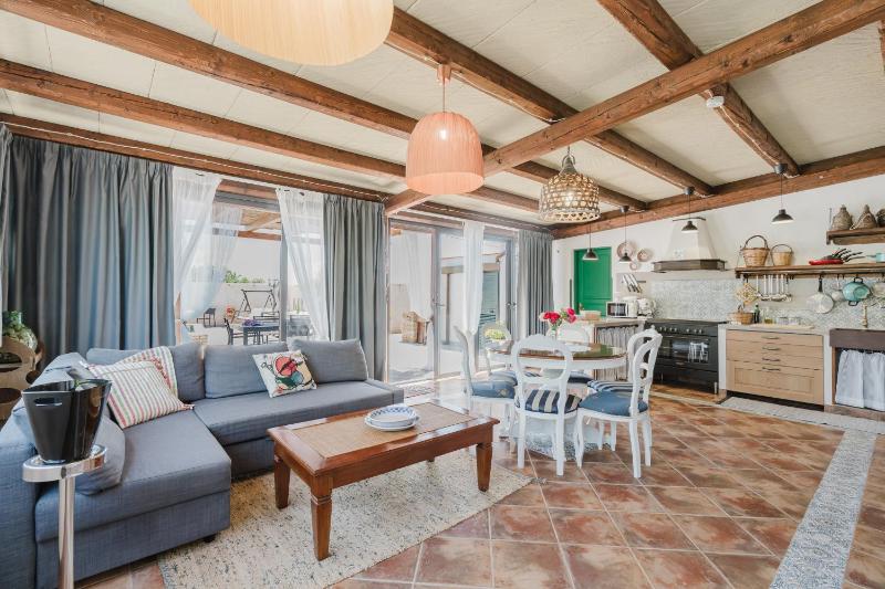 Le Giarre - Villa Con Piscina