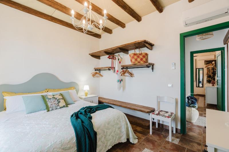 Le Giarre - Villa Con Piscina