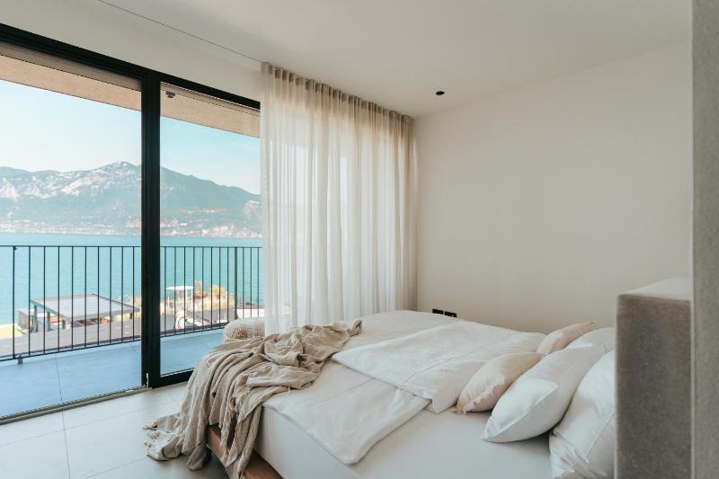 LUXE VISTA Lakeside Villa Brenzone