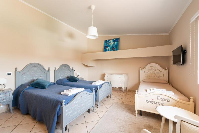 Luxury Suite in Villa with Private Pool - Near Rome & Ostia