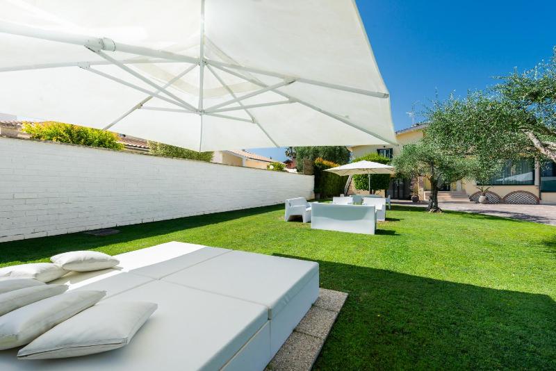 Luxury Suite in Villa with Private Pool - Near Rome & Ostia