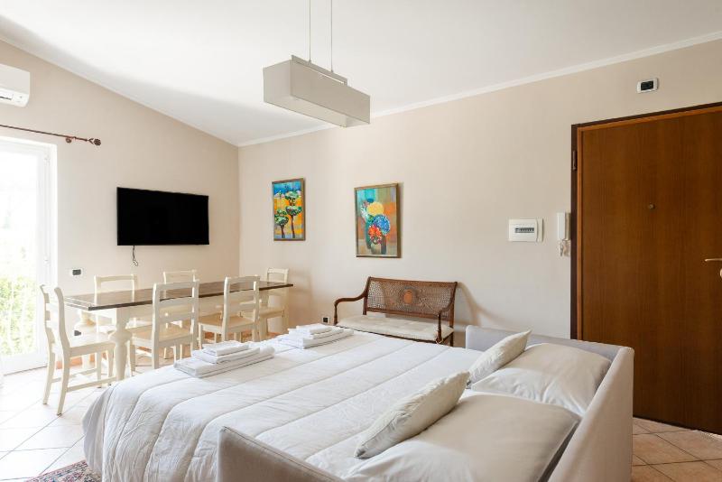 Luxury Suite in Villa with Private Pool - Near Rome & Ostia
