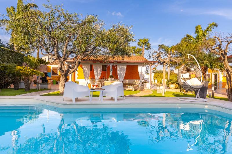 Luxury villa at Pozzallo at 390 meters about from the beach with private swimming pool