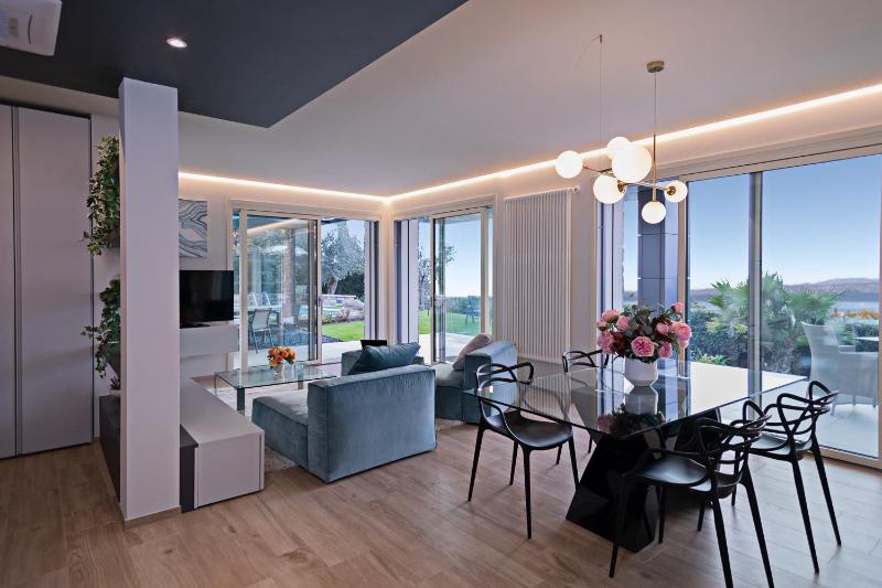 LUXURY VILLA ORIZZONTI - Regarda Travel