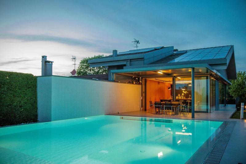 LUXURY VILLA RUBIN with Jacuzzi POOL GYM & SPA near Venice and Padua