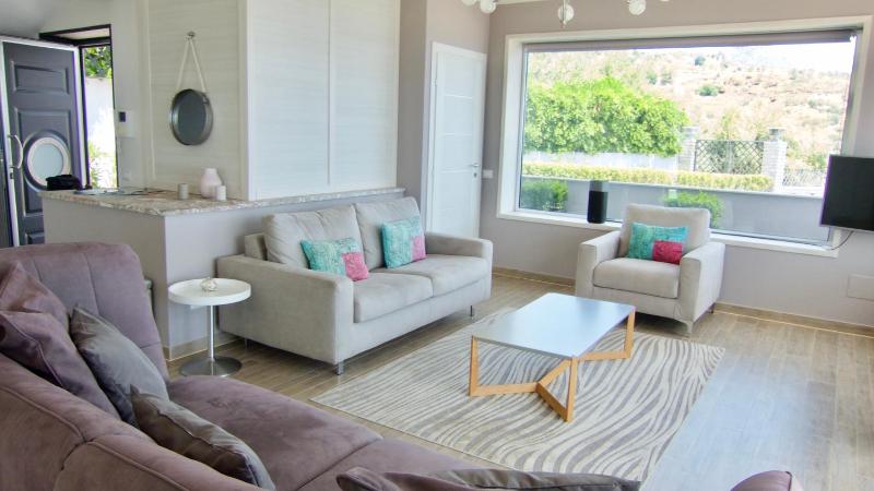 LUXURY, VILLA VITTORIO, Pool, Taormina,Etna & Seaview