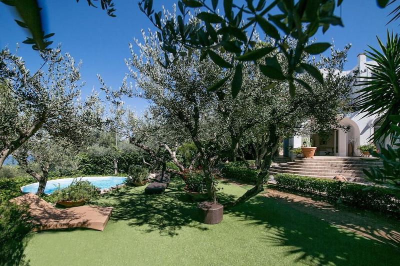 Luxury Villa Zaffiro - Pool, Garden and Sea View
