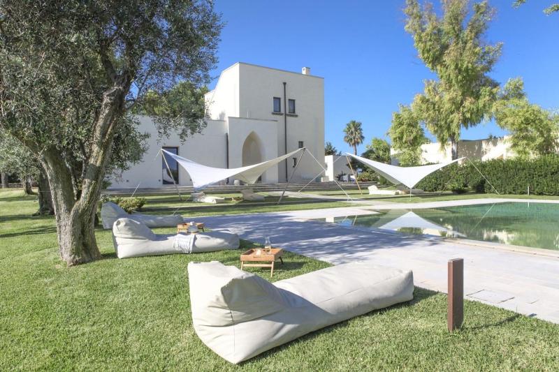 Masseria Ceratonia by Raro Villas