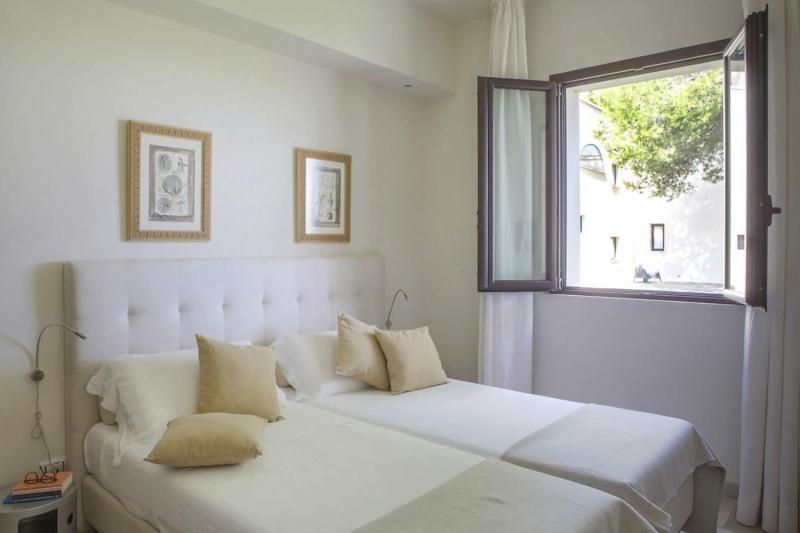 Masseria Ceratonia by Raro Villas