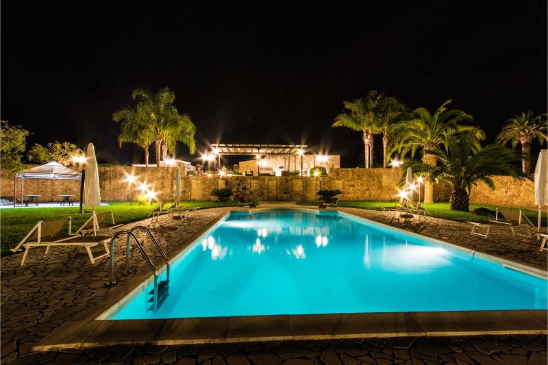 Masseria Relais Saraceno With Pool - Happy Rentals