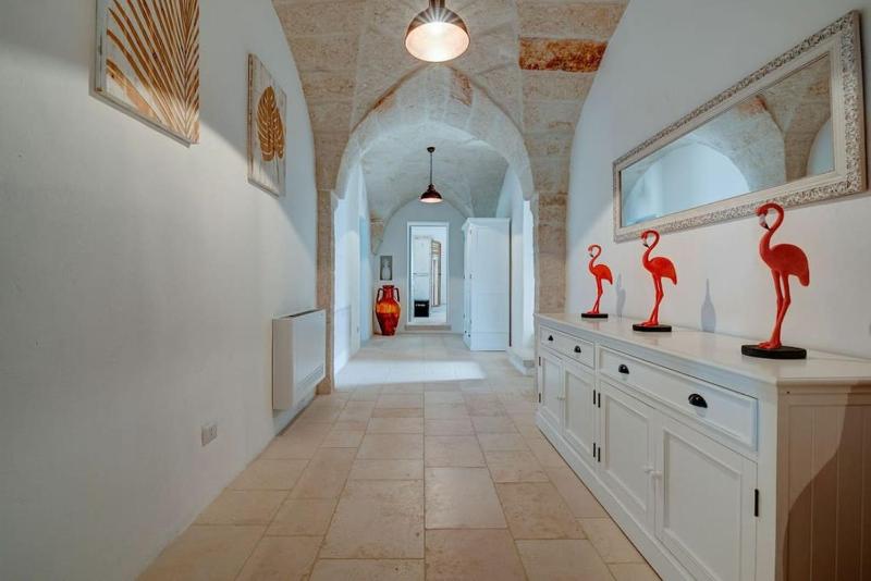 Masseria Tufo Bianco by Raro Villas