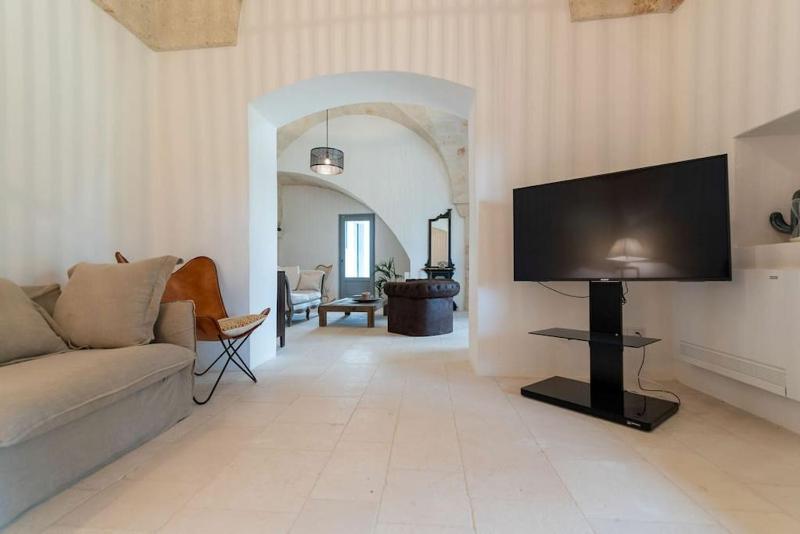 Masseria Tufo Bianco by Raro Villas