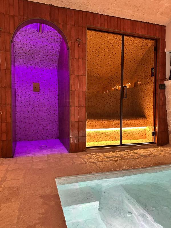 Midi Pool Villa & SPA